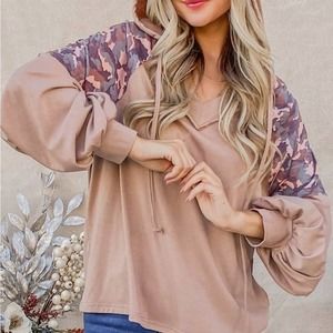 And The Why Womens Knit Hoodie Top Blouse Sz M Taupe Camo V Neck L/S Sleeve NWT